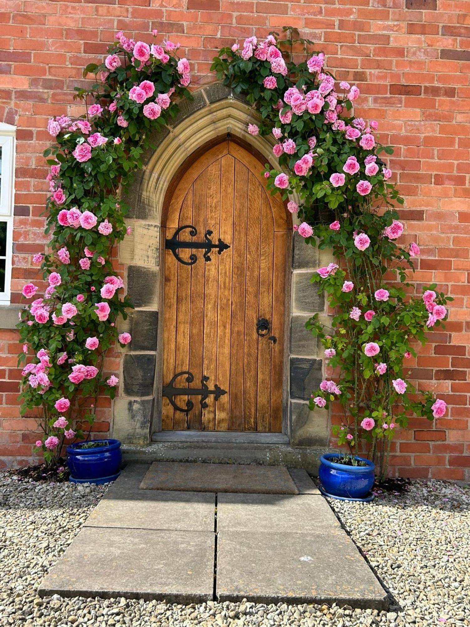 The Old Coach House Bed & Breakfast Llangollen Exterior photo